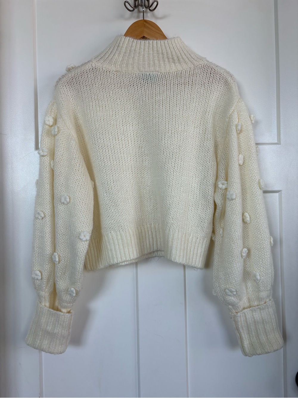Farm Rio Cream Handmade Flowers TurtleNeck Sweater w/ Appliqué Puff Sleeves S:M - Picture 6 of 12